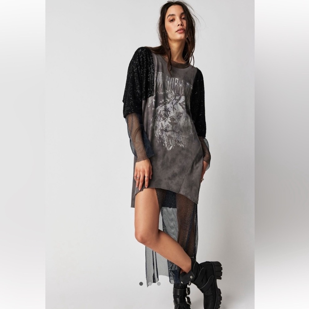 NWT We the Free City Sparkle Tee Small